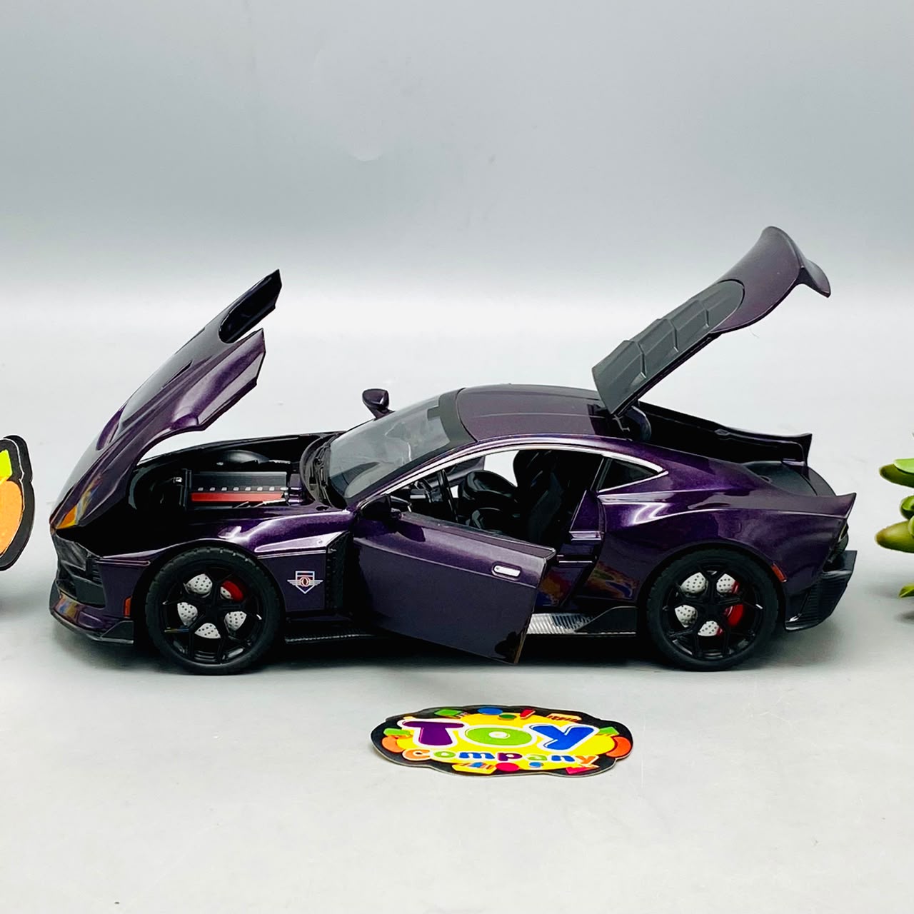 1:22 Diecast Aston Martin Valour Model Car - image 2