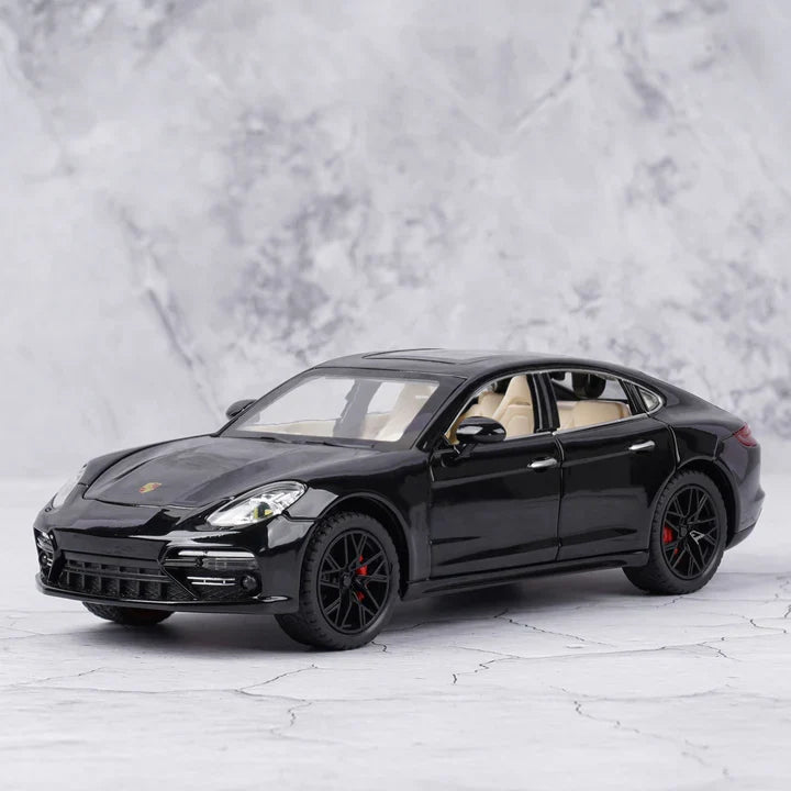1:24 Diecast Porsche Panamera Model Car With Smoke