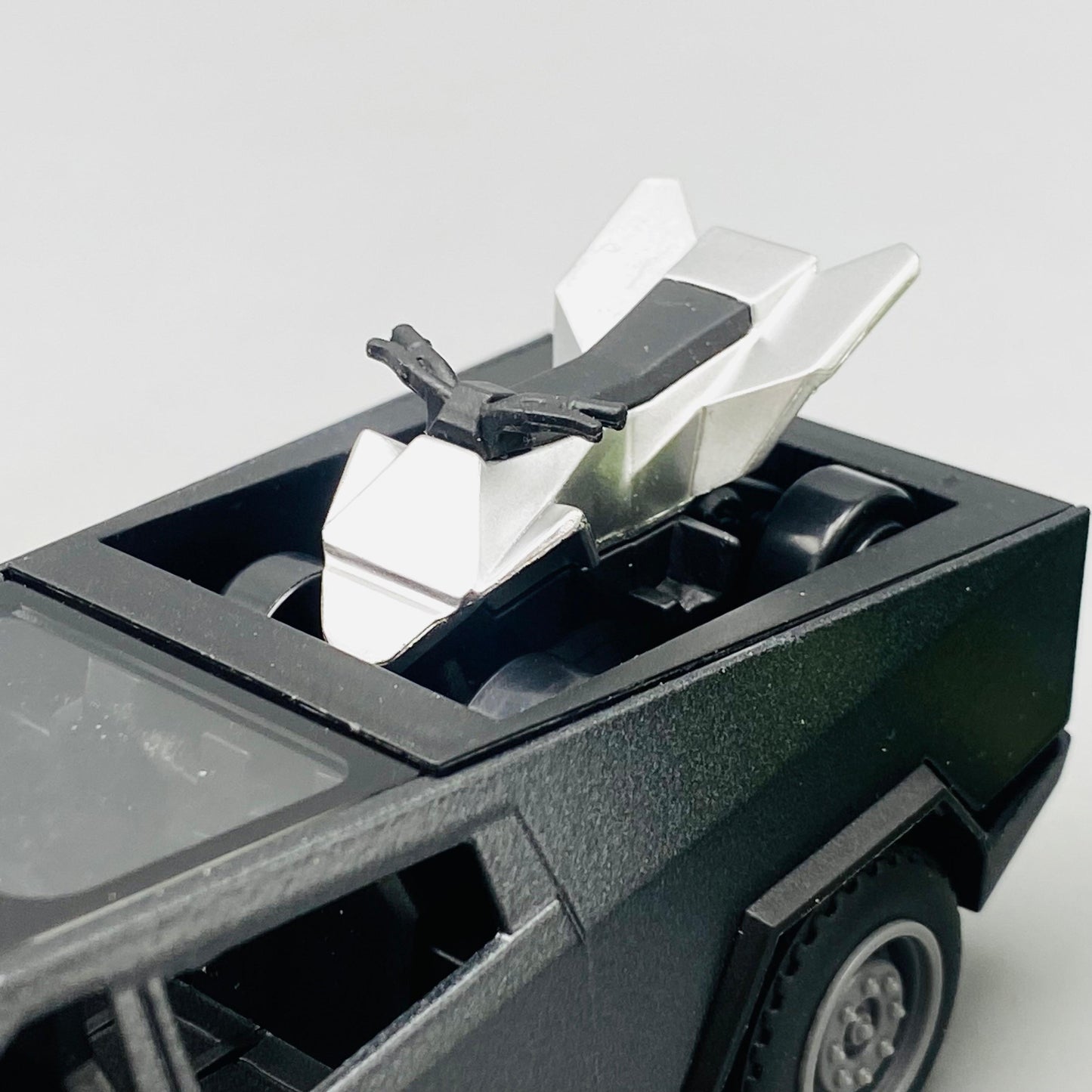 1:36 Mini Diecast Tesla Model With Quad Bike - image 3