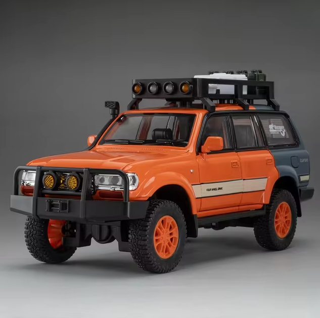 1:24 Diecast Toyota Land Cruiser LC80 - image 12
