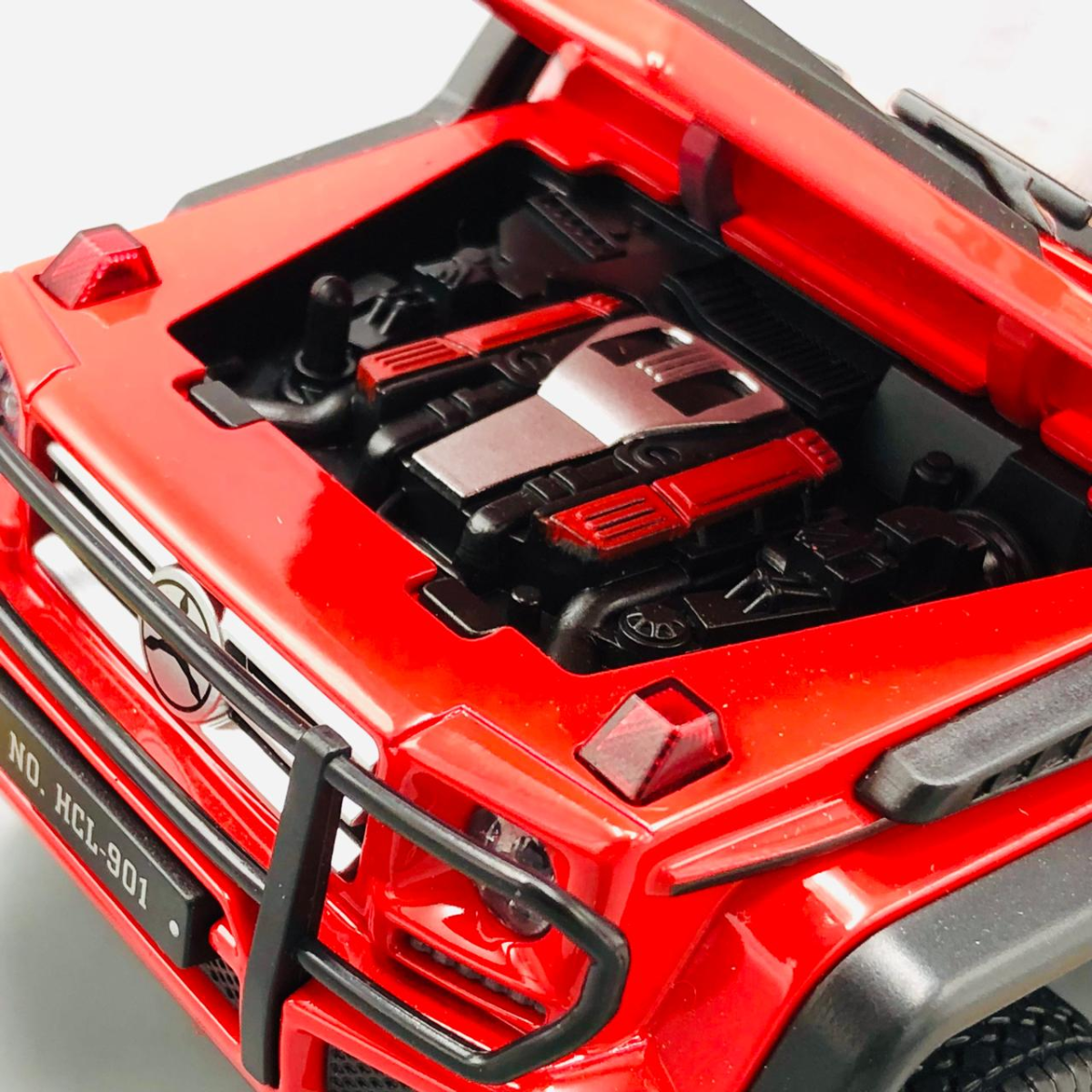 1:22 Diecast Mercedes V12 Model Car - image 4