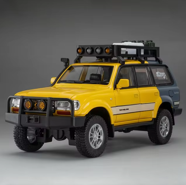 1:24 Diecast Toyota Land Cruiser LC80 - image 13