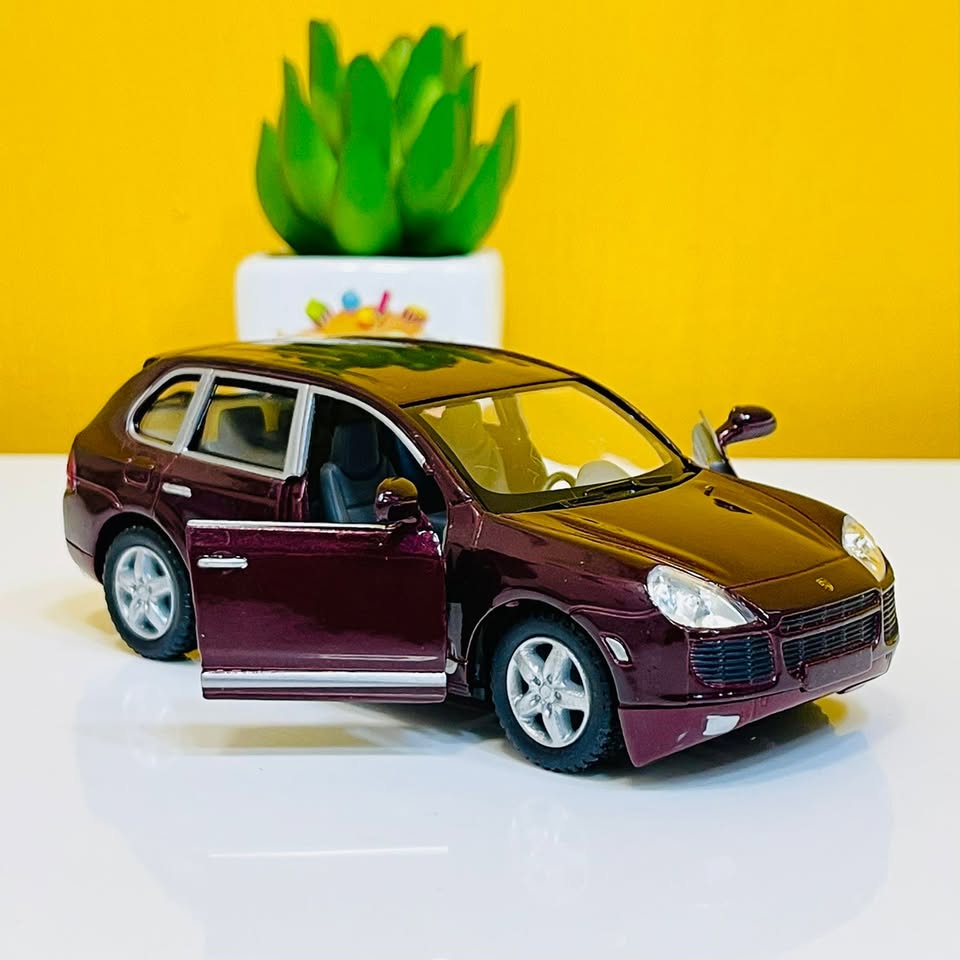 Kinsmart Porsche Cayenne Turbo Diecast Model - image 3