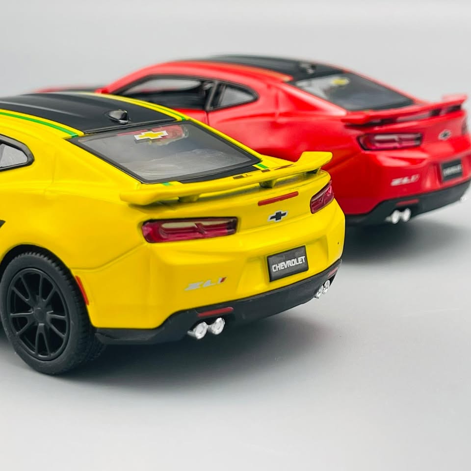 Kinsmart Chevrolet Camaro ZL1 Diecast Model - image 3
