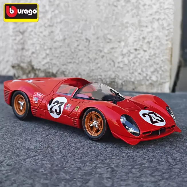 Bburago 1:24 Ferrari 330 P4 Daytona 1967 Model - image 2
