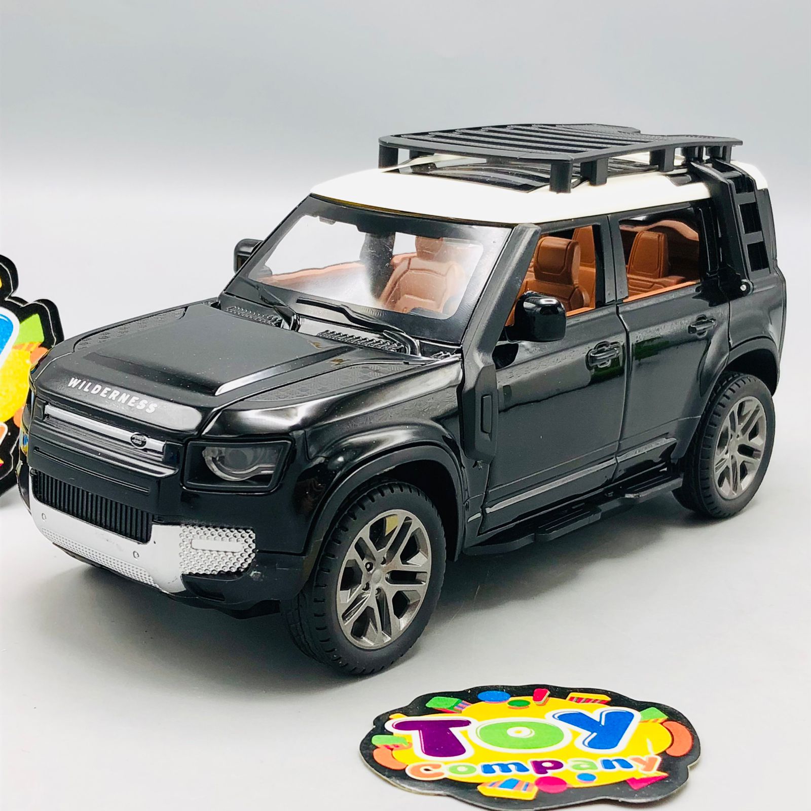 1:22 RC Diecast Land Rover Defender Model Car With Smoke - image 9