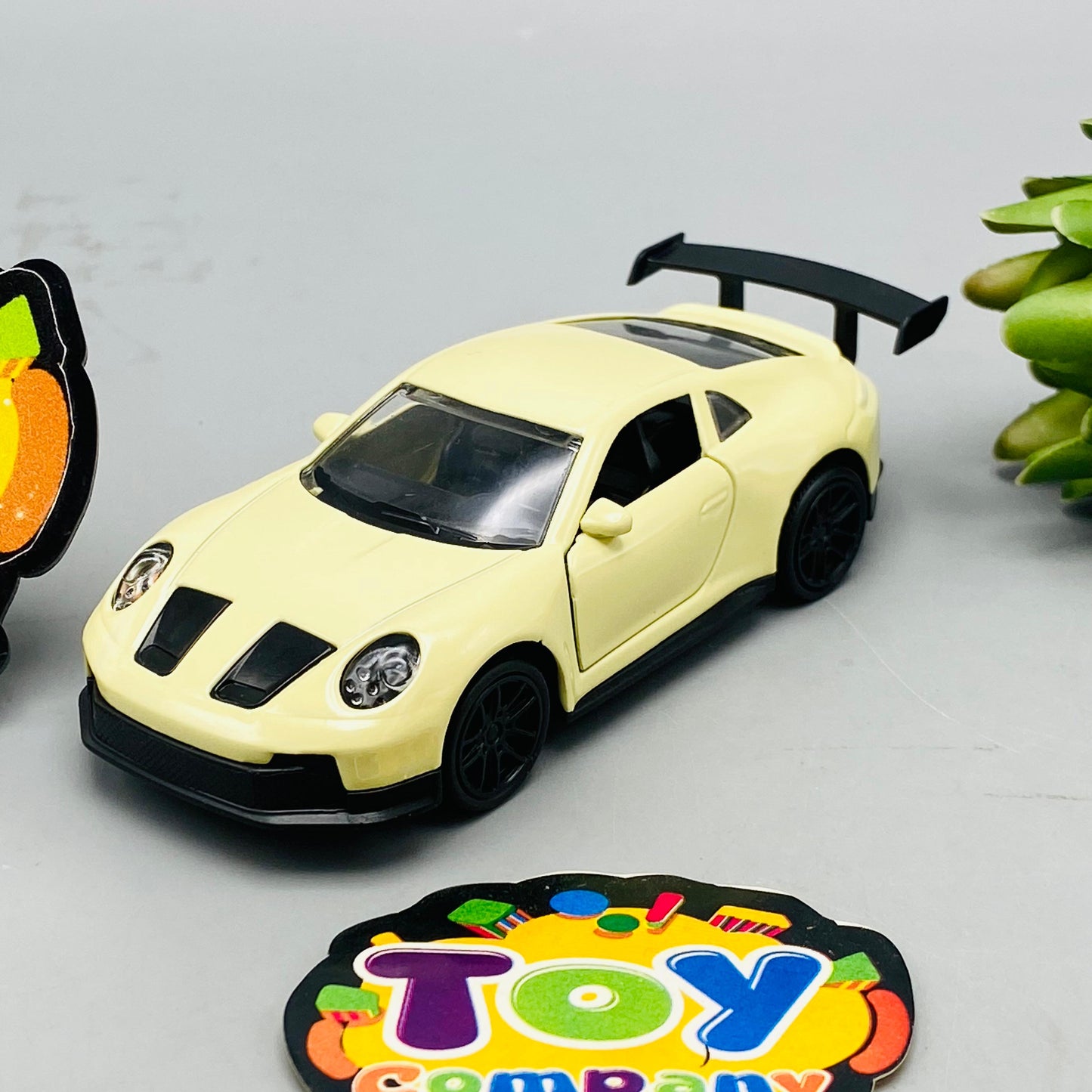 1:43 Mini Diecast Porsche GTR Model - image 2