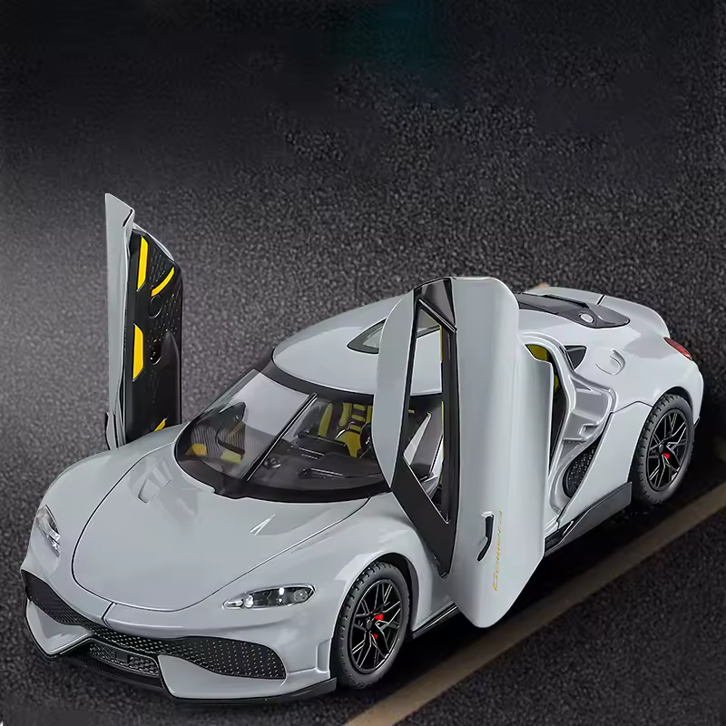 1:24 Diecast Koenigsegg Gemera Model Car - side view