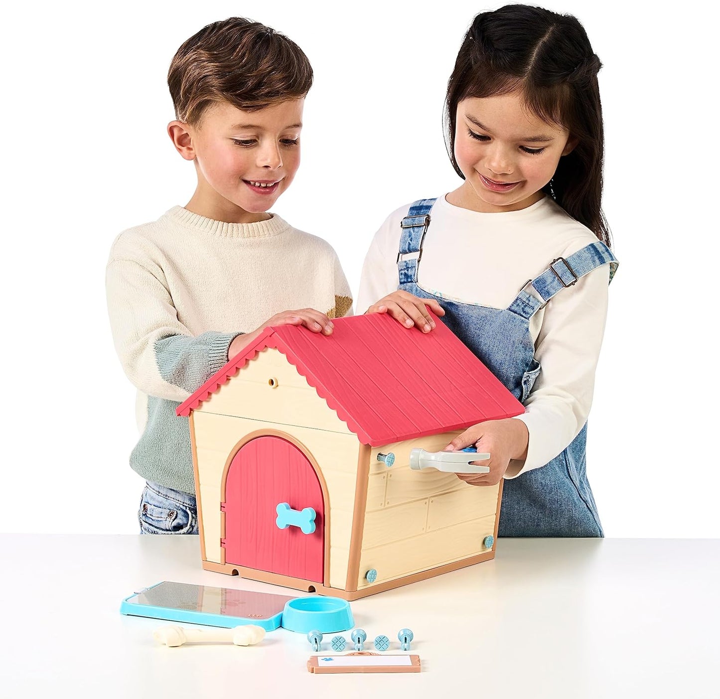 Buildable puppy home with tools and accessories