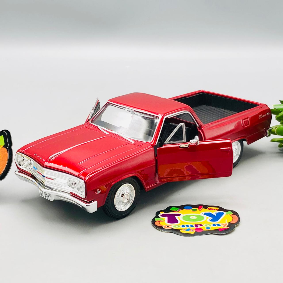 Maisto Diecast 1965 Classic Chevrolet EL Camino - image 4